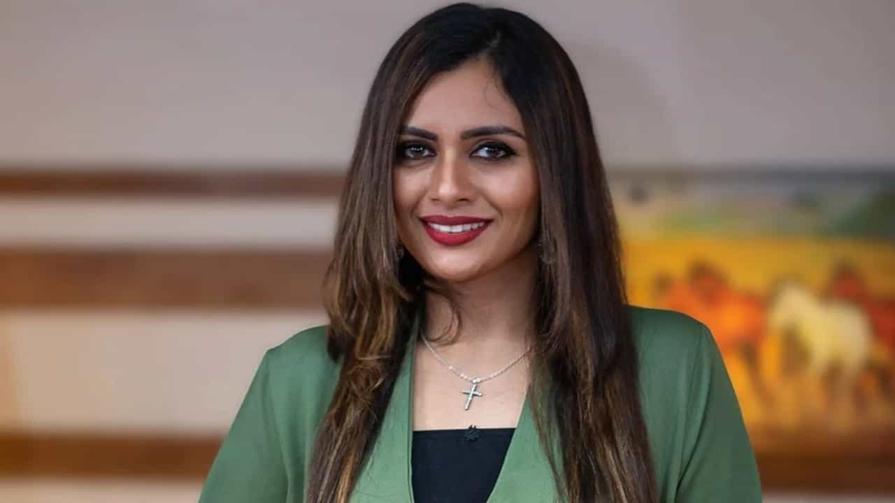 Dhanya Mary Varghese: ഫ്ലാറ്റുകൾ നിര്മിച്ചു നല്കാമെന്നു വാഗ്ദാനം ചെയ്ത് തട്ടിപ്പ്, ധന്യ മേരി വർഗീസിൻ്റെ ഒന്നര കോടിയുടെ സ്വത്ത് ഇഡി കണ്ടുകെട്ടി Dhanya Mary Varghese: ഫ്ലാറ്റുകൾ നിര്മിച്ചു നല്കാമെന്നു വാഗ്ദാനം ചെയ്ത് തട്ടിപ്പ്, ധന്യ മേരി വർഗീസിൻ്റെ ഒന്നര കോടിയുടെ സ്വത്ത് ഇഡി കണ്ടുകെട്ടി