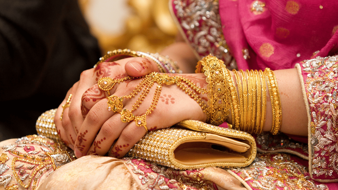 Kerala Gold Price: ആശ്വസിക്കാമോ...? സ്വർണവിലയിൽ നേരിയ കുറവ്; അറിയാം ഇന്നത്തെ നിരക്ക്