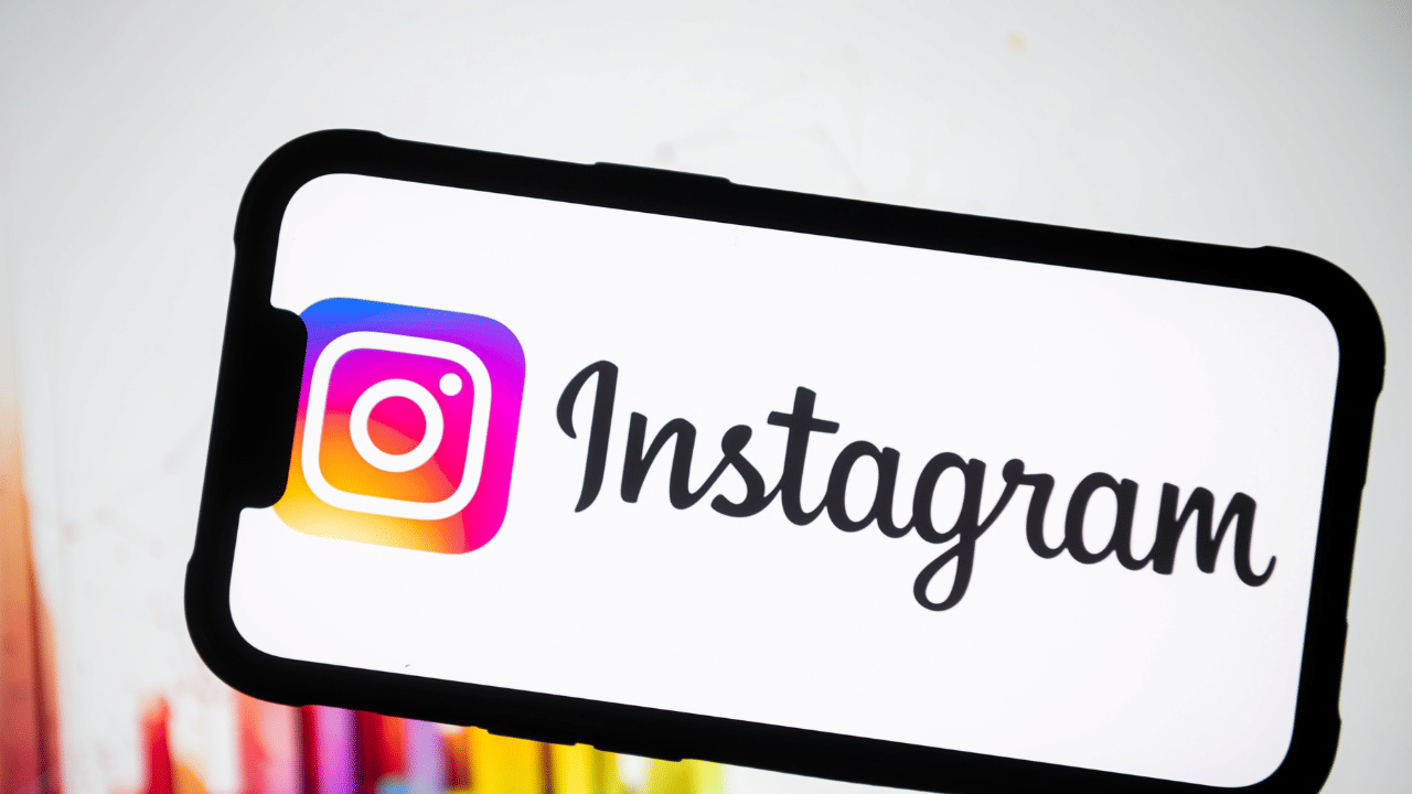 പലപ്പോഴും നമുക്ക് ആവശ്യമില്ലാത്ത റീലുകളും പോസ്റ്റുകളും ഇൻസ്റ്റ​ഗ്രാമിൽ കടന്നു വരാറുണ്ട്. അതിൽ പലതും അരോചകമായി തോന്നാറുമുണ്ട്. ഇത് ഒഴിവാക്കാൻ എത്ര ശ്രമിച്ചാലും പലപ്പോഴും മാറണം എന്നില്ല (​​image -  getty images)