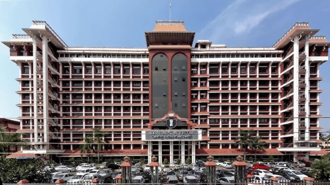 Waqf Board Case: വഖഫ് നിയമ ഭേദഗതിക്ക് മുൻകാല പ്രാബല്യമില്ല; കേസ് റദ്ദാക്കി ഹൈക്കോടതി Waqf Board Case: വഖഫ് നിയമ ഭേദഗതിക്ക് മുൻകാല പ്രാബല്യമില്ല; കേസ് റദ്ദാക്കി ഹൈക്കോടതി