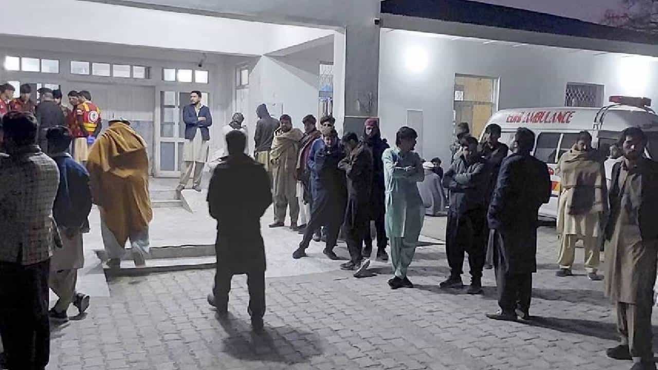 Pakistan Attack: പാകിസ്ഥാനില് വാഹനങ്ങള്ക്ക് നേരെ ഭീകരവാദികളുടെ വെടിവെപ്പ്; 50 മരണം Pakistan Attack: പാകിസ്ഥാനില് വാഹനങ്ങള്ക്ക് നേരെ ഭീകരവാദികളുടെ വെടിവെപ്പ്; 50 മരണം