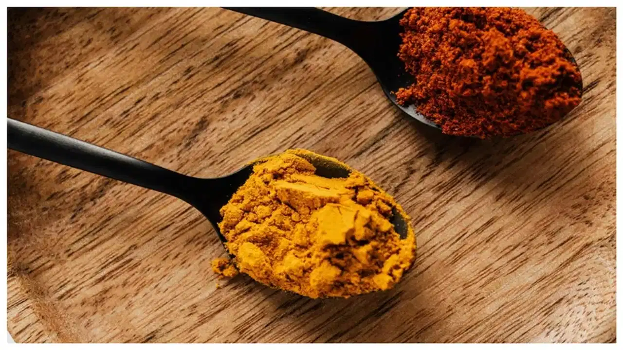 Indian turmeric: മഞ്ഞളിലും വിഷമയം, ഇന്ത്യൻ മഞ്ഞൾ വിപണിയിലെ താളപ്പിഴ കണ്ടെത്തി വിദഗ്ധർ Indian turmeric: മഞ്ഞളിലും വിഷമയം, ഇന്ത്യൻ മഞ്ഞൾ വിപണിയിലെ താളപ്പിഴ കണ്ടെത്തി വിദഗ്ധർ
