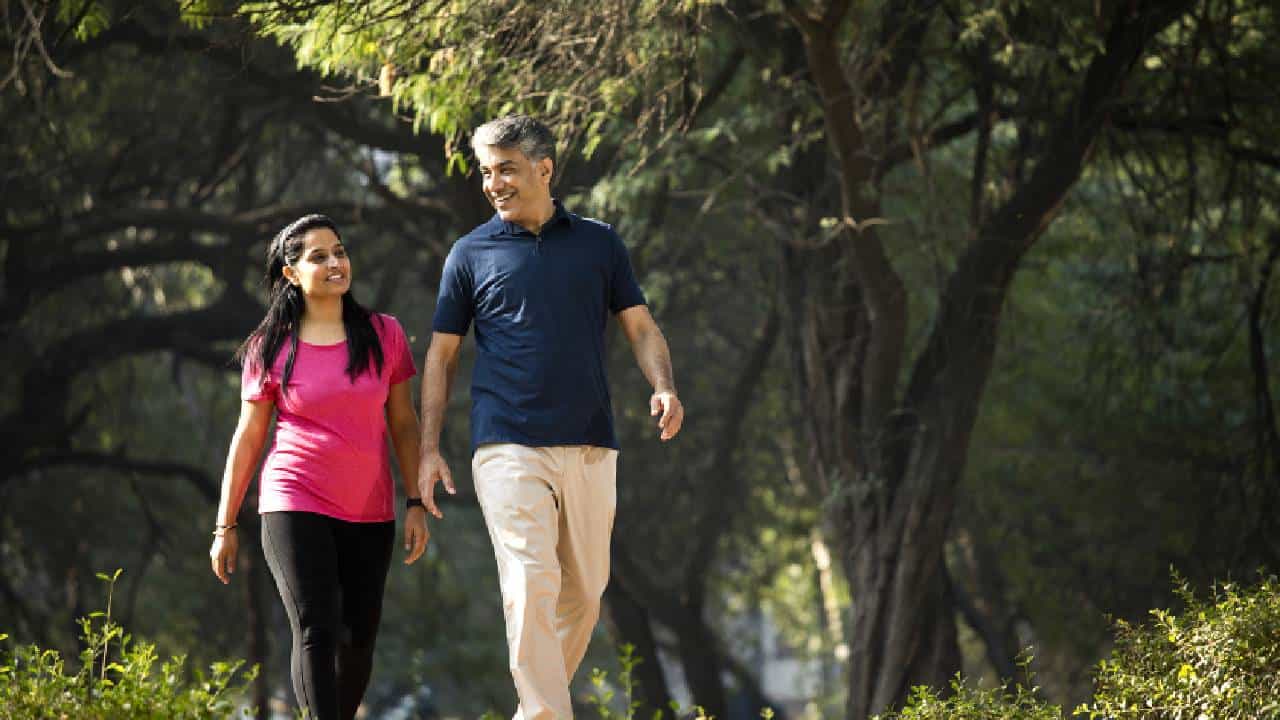 Walking: ഇതൊക്കെ അറിഞ്ഞാണോ നടത്തം? ഓരോ പ്രായക്കാരും ദിവസവും എത്ര ദൂരം നടക്കണം Walking: ഇതൊക്കെ അറിഞ്ഞാണോ നടത്തം? ഓരോ പ്രായക്കാരും ദിവസവും എത്ര ദൂരം നടക്കണം