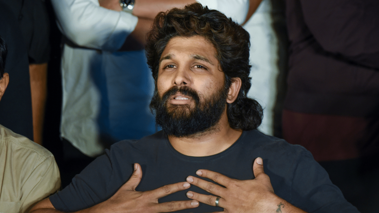 Allu Arjun: ‘തെറ്റായ വിവരങ്ങൾ എല്ലായിടത്തും പ്രചരിക്കുന്നു, ഇത് വ്യക്തിഹത്യ ആണ്, ഞാൻ ഒരു റോഡ് ഷോയും നടത്തിയിട്ടില്ല’: അല്ലു അർജുൻ Allu Arjun: ‘തെറ്റായ വിവരങ്ങൾ എല്ലായിടത്തും പ്രചരിക്കുന്നു, ഇത് വ്യക്തിഹത്യ ആണ്, ഞാൻ ഒരു റോഡ് ഷോയും നടത്തിയിട്ടില്ല’: അല്ലു അർജുൻ