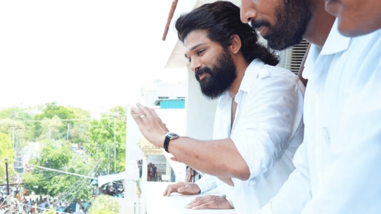 Allu Arjun Politics: അല്ലു അർജുൻ രാഷ്ട്രീയത്തിലേക്ക്?; മാധ്യമങ്ങൾക്ക് മുന്നറിയിപ്പുമായി ടീം അല്ലു അർജുൻ Allu Arjun Politics: അല്ലു അർജുൻ രാഷ്ട്രീയത്തിലേക്ക്?; മാധ്യമങ്ങൾക്ക് മുന്നറിയിപ്പുമായി ടീം അല്ലു അർജുൻ