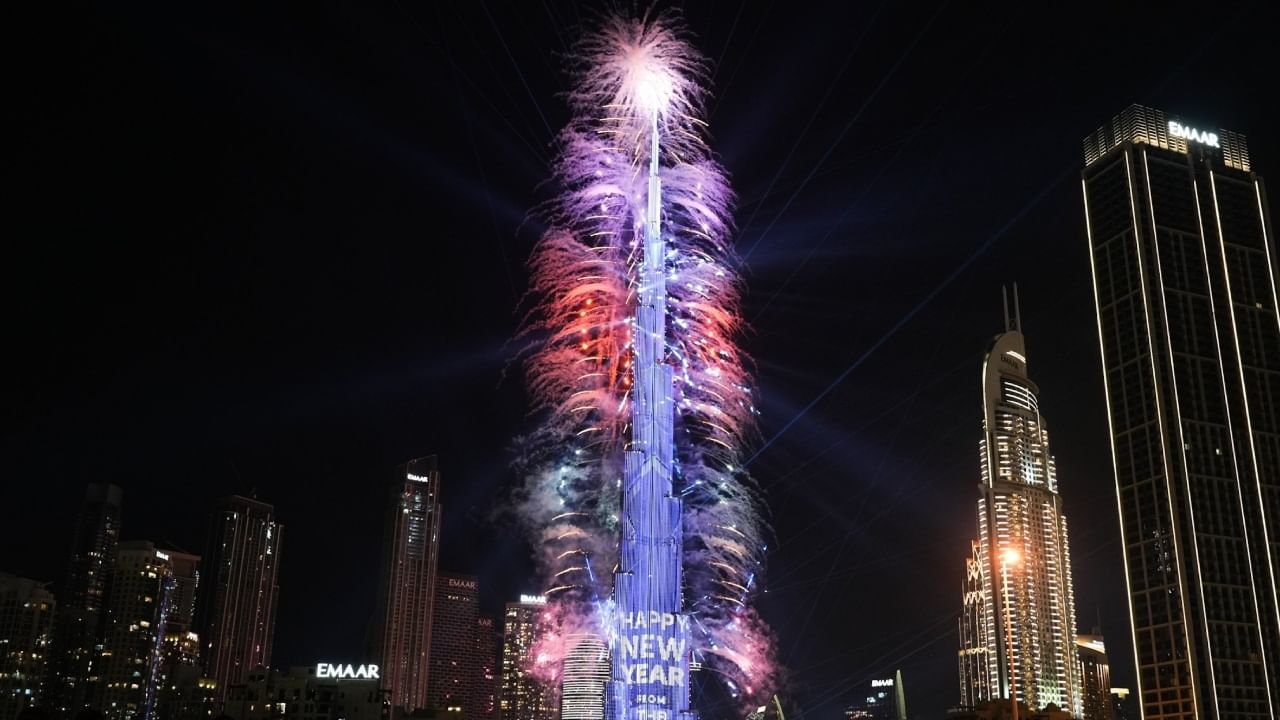 Burj Khalifa NYE 2024 Fireworks: പുതുവർഷ കരിമരുന്ന് കലാപ്രകടനത്തിനൊരുങ്ങി ബുർജ് ഖലീഫ; കാണാൻ പോകുന്നവർ അറിഞ്ഞിരിക്കേണ്ടത്