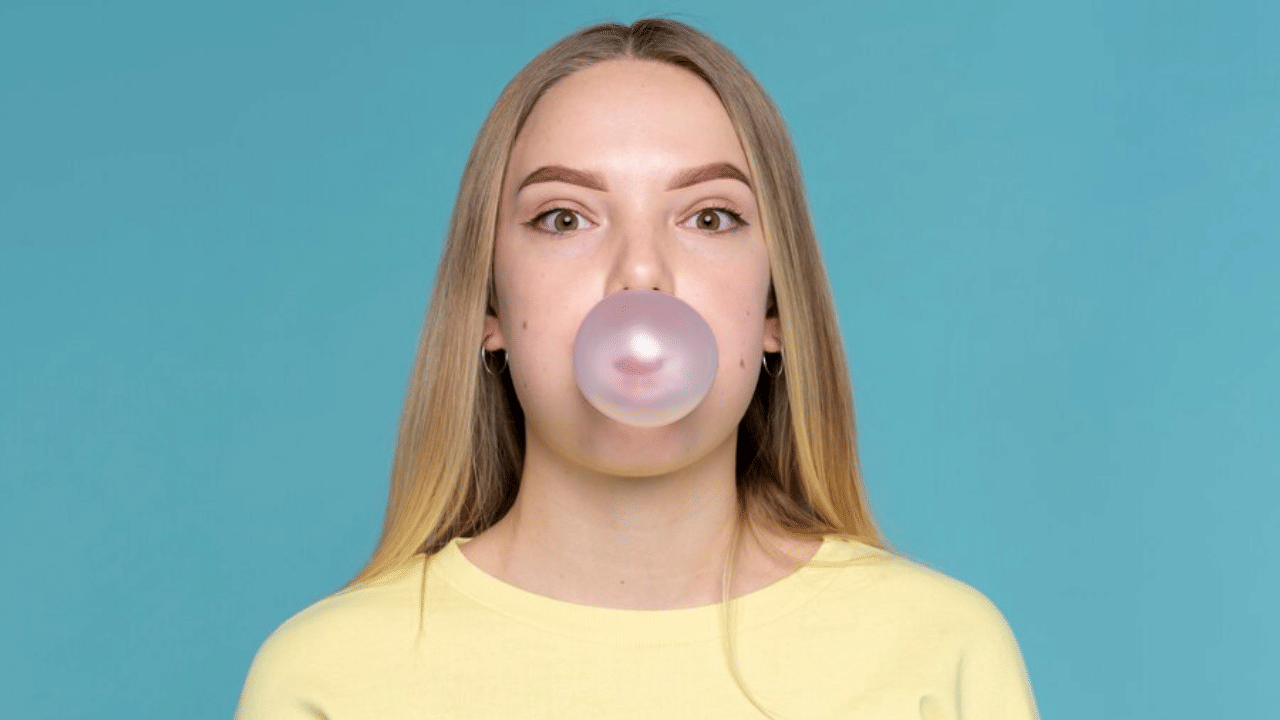 Side Effects of Chewing Gum: എപ്പോഴും ച്യൂയിങ് ഗം ചവയ്ക്കുന്ന ശീലമുണ്ടോ? എങ്കില് ഇത് അറിയാതെ പോവരുത് Side Effects of Chewing Gum: എപ്പോഴും ച്യൂയിങ് ഗം ചവയ്ക്കുന്ന ശീലമുണ്ടോ? എങ്കില് ഇത് അറിയാതെ പോവരുത്