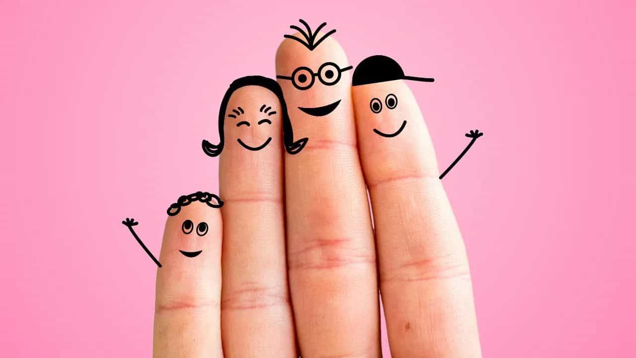 Personality Types: നിങ്ങളുടെ ചെറുവിരല് എങ്ങനെയാണ്? ജീവിതം തന്നെ ആ വിരലിലാണ് Personality Types: നിങ്ങളുടെ ചെറുവിരല് എങ്ങനെയാണ്? ജീവിതം തന്നെ ആ വിരലിലാണ്