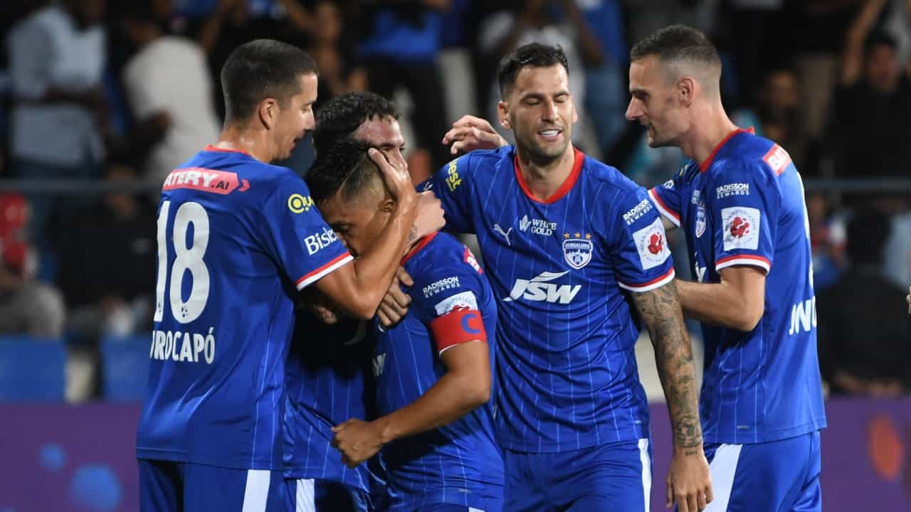 ISL 2024 : നിരാശയുടെ ആദ്യ പകുതി; പ്രതീക്ഷയുടെ രണ്ടാം പകുതി; ഛേത്രിക്ക് ഹാട്രിക്ക്; ഒടുവിൽ തോറ്റത് ബ്ലാസ്റ്റേഴ്സ് ISL 2024 : നിരാശയുടെ ആദ്യ പകുതി; പ്രതീക്ഷയുടെ രണ്ടാം പകുതി; ഛേത്രിക്ക് ഹാട്രിക്ക്; ഒടുവിൽ തോറ്റത് ബ്ലാസ്റ്റേഴ്സ്