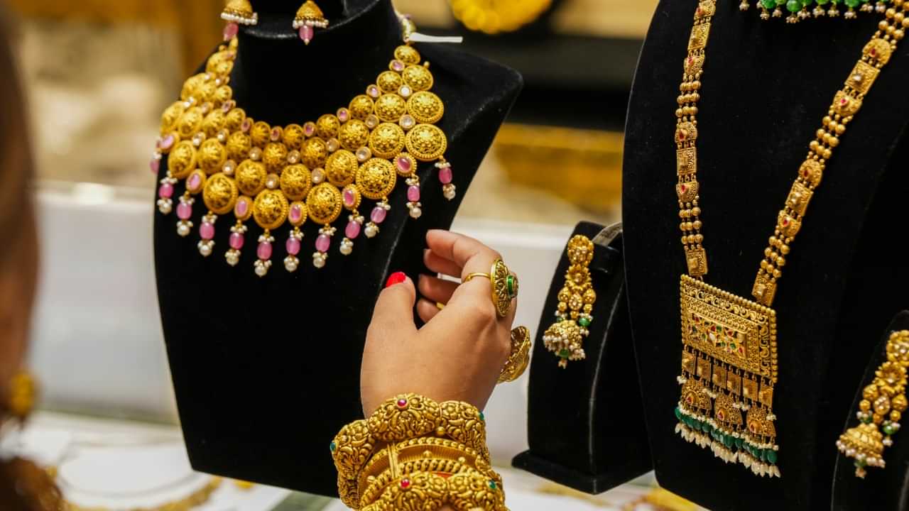 Kerala Gold Rate : ഇന്നും മാറ്റമില്ലാതെ സ്വർണവില; മൂന്ന് ദിവസമായി സ്വർണം നിന്ന നില്പിൽ