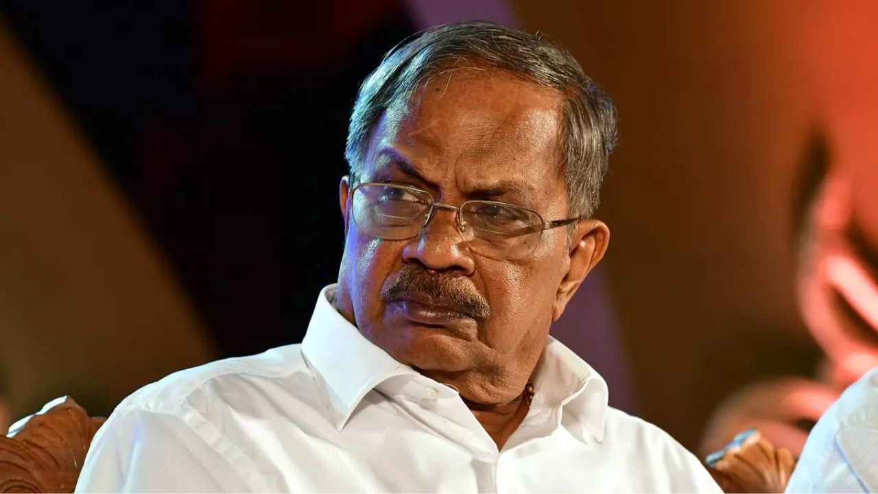 M T Vasudevan Nair: എം ടിയുടെ വിയോഗം; സംസ്ഥാനത്ത് രണ്ട് ദിവസം ദുഃഖാചരണം M T Vasudevan Nair: എം ടിയുടെ വിയോഗം; സംസ്ഥാനത്ത് രണ്ട് ദിവസം ദുഃഖാചരണം