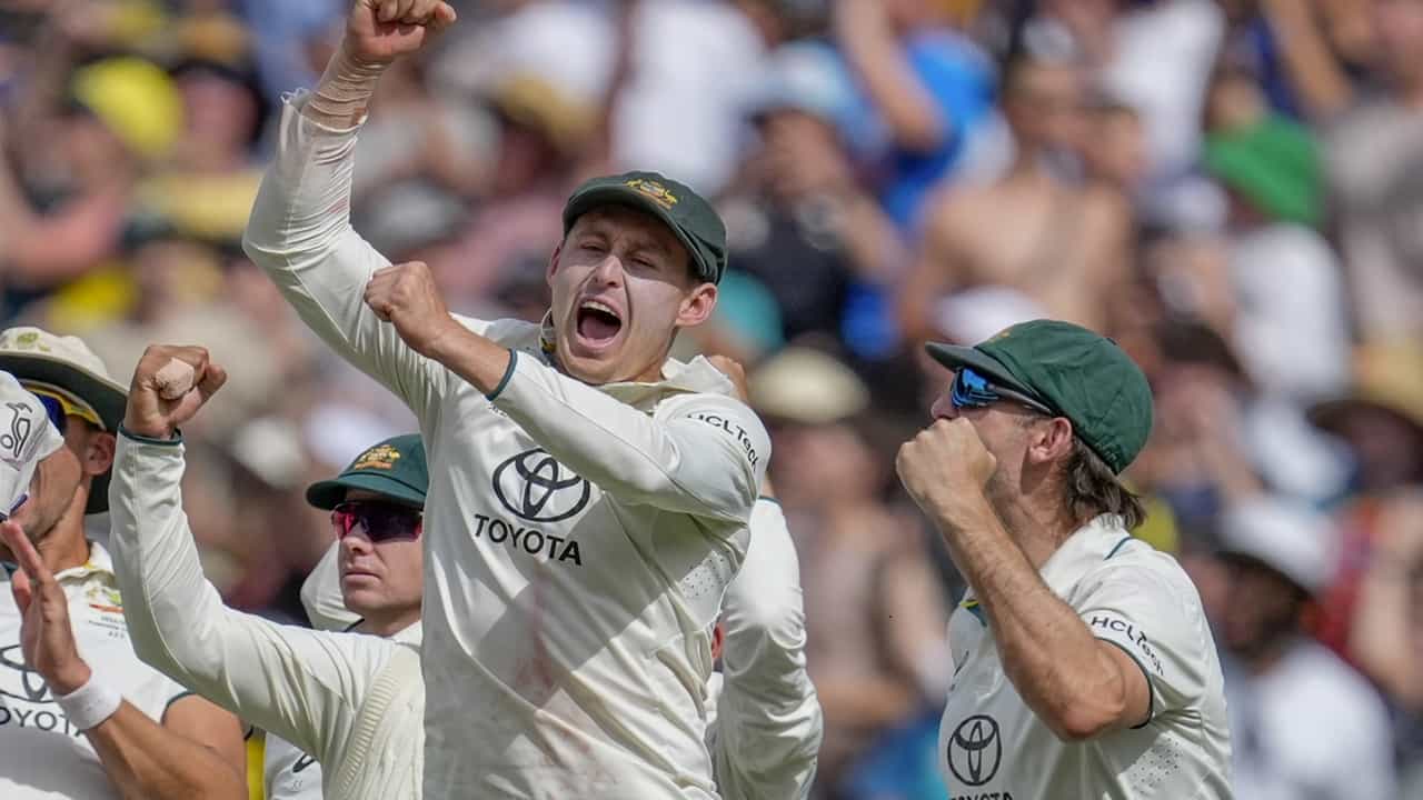India Vs Australia Test : മെല്ബണില് തരിപ്പണം; ബാറ്റര്മാര് കളി മറന്നു, ഇന്ത്യയ്ക്ക് വമ്പന് തോല്വി India Vs Australia Test : മെല്ബണില് തരിപ്പണം; ബാറ്റര്മാര് കളി മറന്നു, ഇന്ത്യയ്ക്ക് വമ്പന് തോല്വി