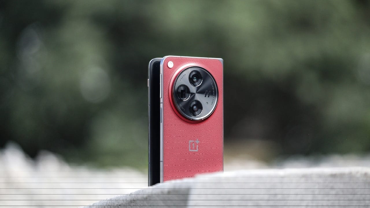 2025 ആദ്യ പാദത്തിൽ ചൈനീസ് മാർക്കറ്റുകളിലേക്ക് ഫോൺ എത്താനുള്ള സാധ്യതയുണ്ടെങ്കിലും ആഗോള മാർക്കറ്റിൽ അടുത്ത വർഷം രണ്ടാം പകുതിയാവും. 2023ലാണ് ഫോൾഡബിളിലിലെ ആദ്യ ഫോണായ വൺപ്ലസ് ഓപ്പൺ അവതരിപ്പിക്കപ്പെട്ടത്. ഈ വർഷം സീരീസിലെ അടുത്ത മോഡൽ പുറത്തിറങ്ങിയില്ല. (Image Courtesy - Social Media)