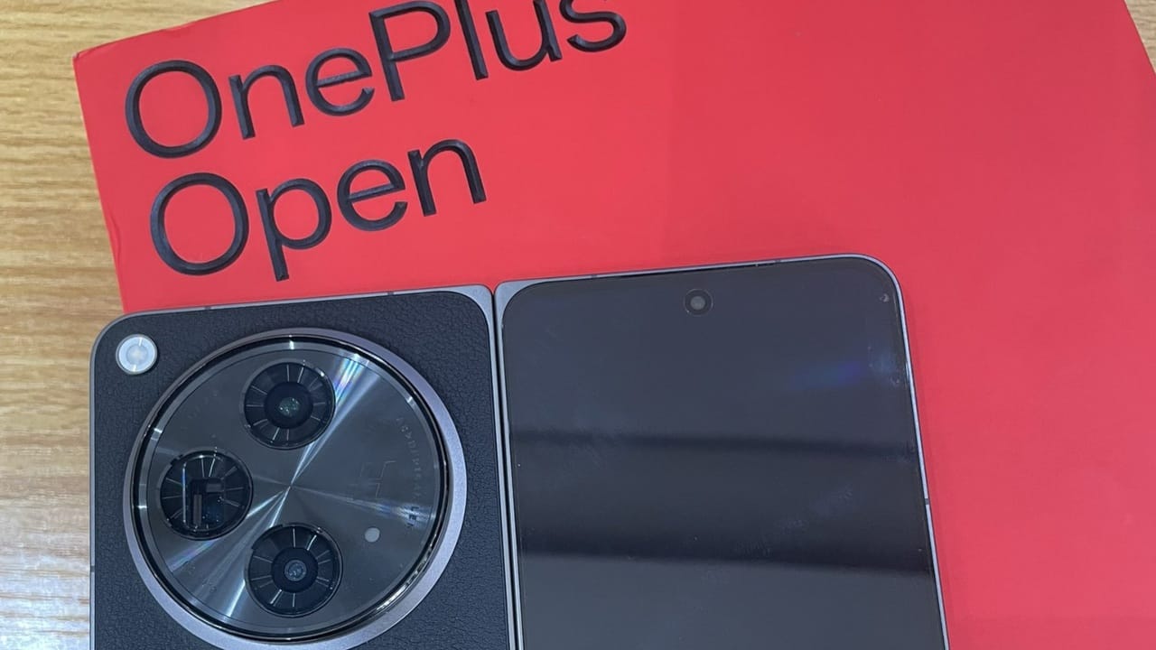 വൺപ്ലസിൻ്റെ രണ്ടാമത്തെ ഫോൾഡബിൾ ഫോണായ വൺപ്ലസ് ഓപ്പൺ 2 പുറത്തിറങ്ങാൻ വൈകുമെന്ന് റിപ്പോർട്ട്. 2024 അവസാനത്തോടെ പുറത്തിറങ്ങുമെന്നാണ് കരുതപ്പെട്ടിരുന്നതെങ്കിലും 2025 രണ്ടാം പാദത്തിൽ ഫോൺ അവതരിപ്പിക്കപ്പെടുമെന്നാണ് പുതിയ റിപ്പോർട്ട്. ഇതിൽ ഔദ്യോഗിക സ്ഥിരീകരണമില്ല. (Image Courtesy - Social Media)
