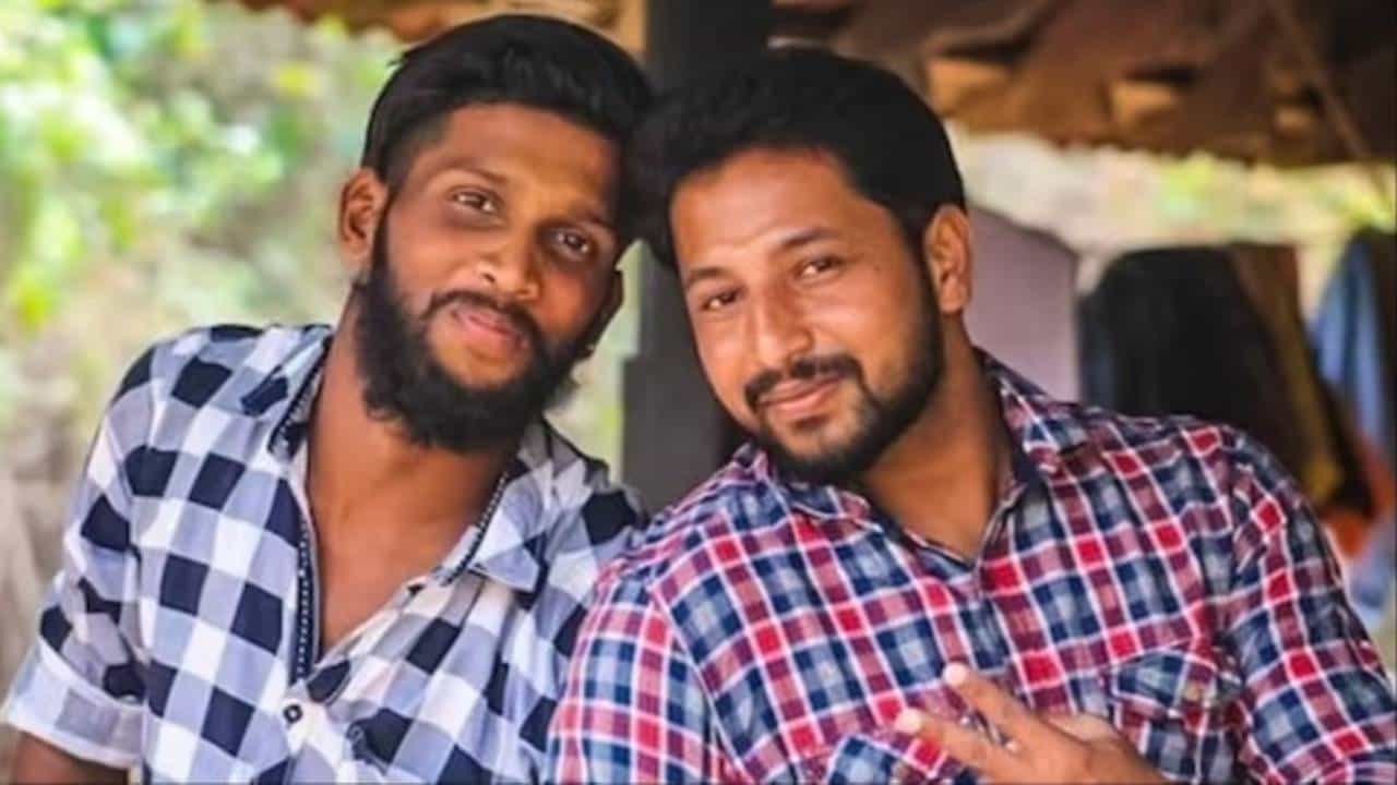 Periya twin murder case: പെരിയ ഇരട്ടക്കൊലക്കേസ്; പ്രതികളുടെ ശിക്ഷാവിധി തടഞ്ഞ് ഹൈക്കോടതി; നാല് സിപിഎം നേതാക്കൾക്ക് ജാമ്യം Periya twin murder case: പെരിയ ഇരട്ടക്കൊലക്കേസ്; പ്രതികളുടെ ശിക്ഷാവിധി തടഞ്ഞ് ഹൈക്കോടതി; നാല് സിപിഎം നേതാക്കൾക്ക് ജാമ്യം
