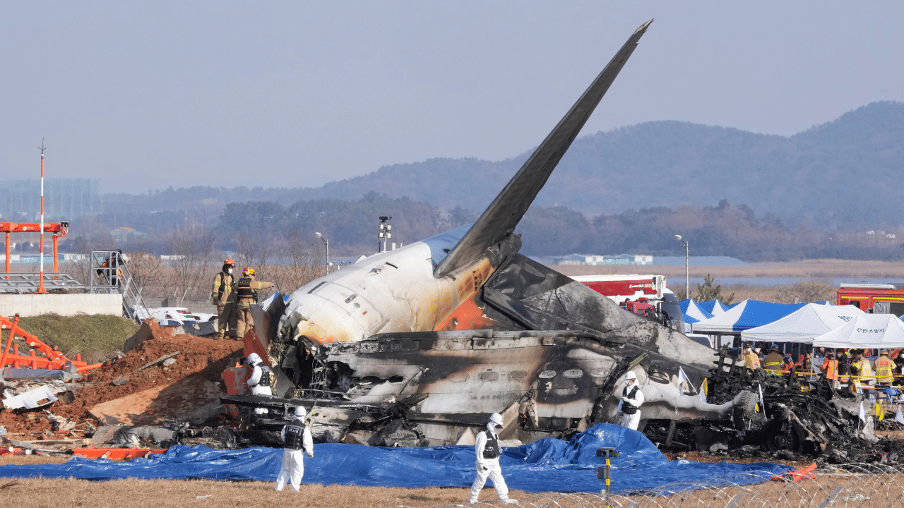 South Korea Plane Crash: ദക്ഷിണ കൊറിയ വിമാനാപകടം; മുഴുവൻ ഉത്തരവാദിത്തവും ഏറ്റെടുക്കുന്നുവെന്ന് ജെജു എയർലൈൻസ് സിഇഒ