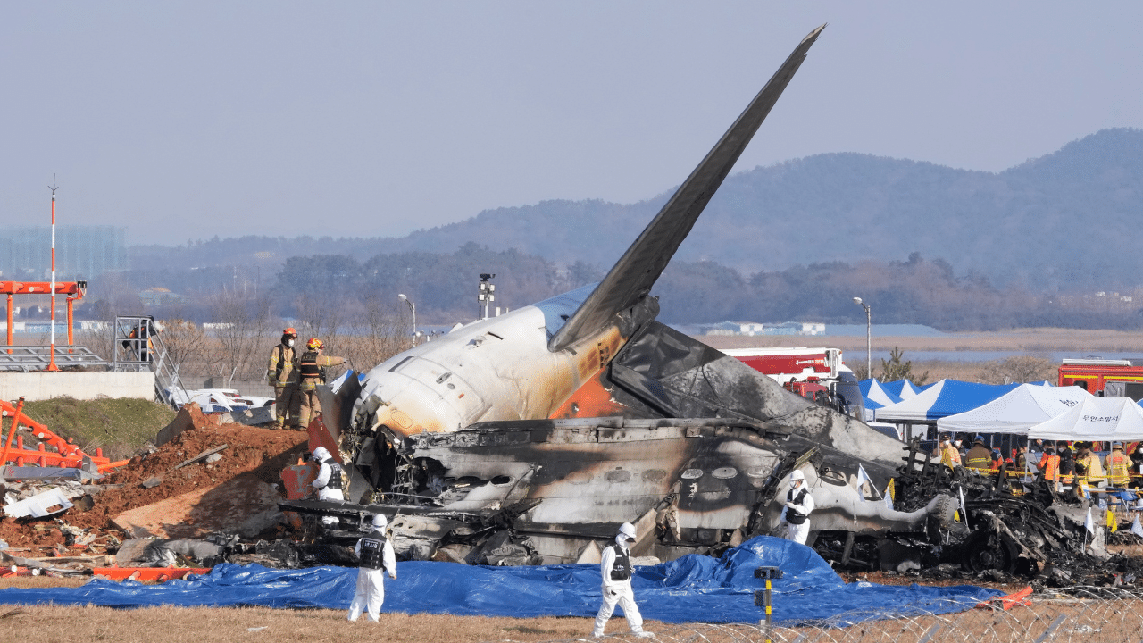 South Korea Plane Crash: ദക്ഷിണ കൊറിയ വിമാനാപകടം; മുഴുവൻ ഉത്തരവാദിത്തവും ഏറ്റെടുക്കുന്നുവെന്ന് ജെജു എയർലൈൻസ് സിഇഒ