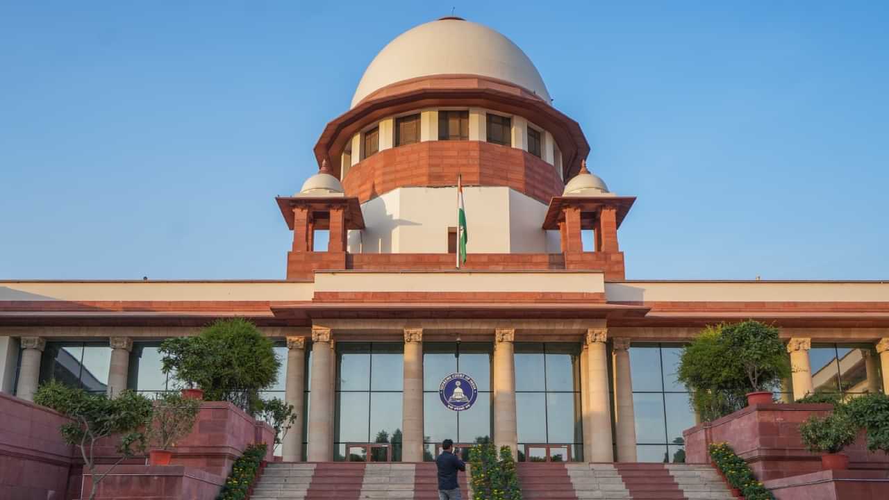 Supreme Court : നിയമത്തിലെ പരിഗണനകൾ സ്ത്രീകൾക്ക് ഭർത്താക്കന്മാരെ ചൂഷണം ചെയ്യാനുള്ളതല്ല; കുടുംബം വാണിജ്യ സംരംഭമല്ലെന്ന് സുപ്രീം കോടതി