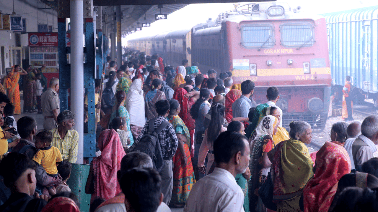 Train Services: ദേ വീണ്ടും ന്യൂ ഇയർ സമ്മാനം; ഡൽഹിയിൽ നിന്ന് കേരളത്തിലേക്ക് സൂപ്പർ ഫാസ്റ്റ് സ്പെഷ്യൽ ട്രെയിൻ Train Services: ദേ വീണ്ടും ന്യൂ ഇയർ സമ്മാനം; ഡൽഹിയിൽ നിന്ന് കേരളത്തിലേക്ക് സൂപ്പർ ഫാസ്റ്റ് സ്പെഷ്യൽ ട്രെയിൻ