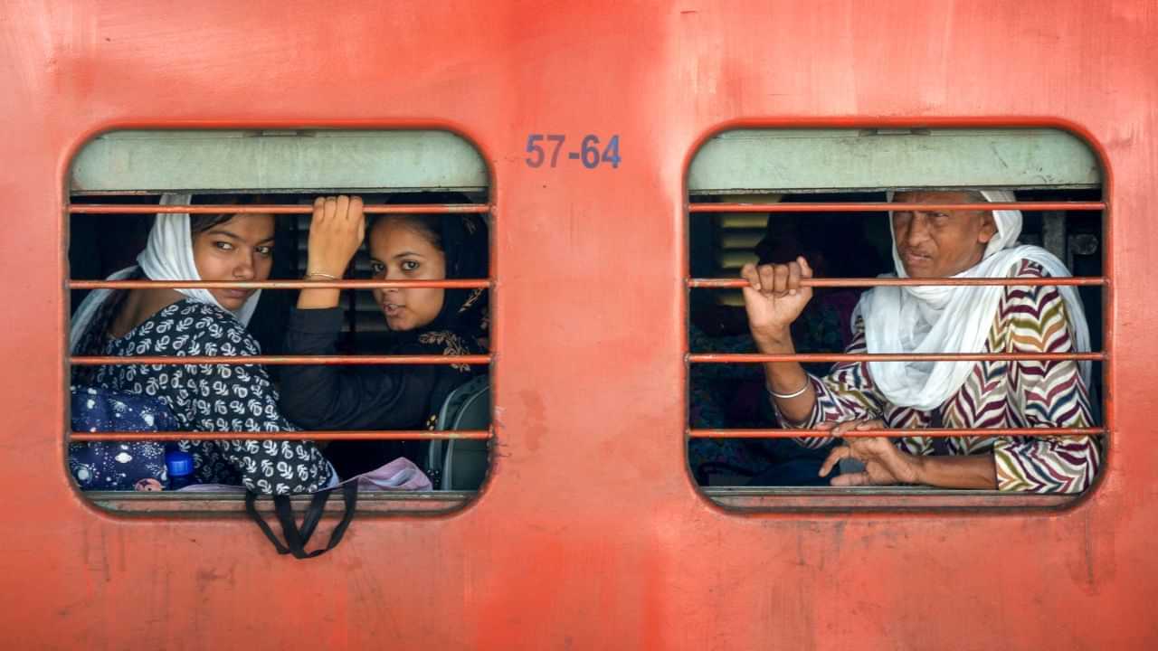 Train Ticket Name Change: ട്രെയിന്‍ ടിക്കറ്റില്‍ പേരുമാറ്റം സാധ്യമാണോ? മറ്റൊരാളുടെ പേരിലേക്ക് മാറ്റാന്‍ എന്ത് ചെയ്യണം?