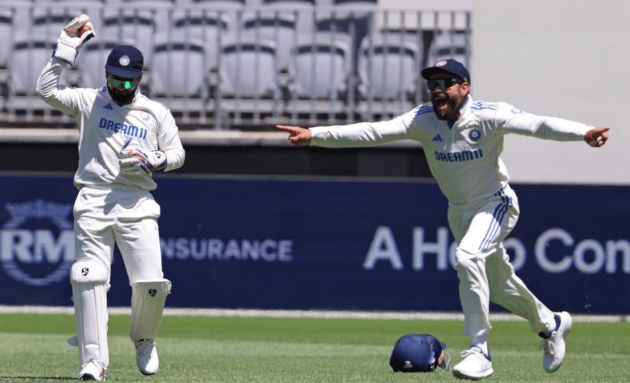 IND vs AUS: ഫീൽഡിംഗിലും കോലി കിംഗ് തന്നെ! ബോർഡർ ഗവാസ്കർ ട്രോഫിയിൽ മറികടക്കുമോ സ്റ്റീവ് സ്മിത്തിന്റെ റെക്കോർഡ്? IND vs AUS: ഫീൽഡിംഗിലും കോലി കിംഗ് തന്നെ! ബോർഡർ ഗവാസ്കർ ട്രോഫിയിൽ മറികടക്കുമോ സ്റ്റീവ് സ്മിത്തിന്റെ റെക്കോർഡ്?