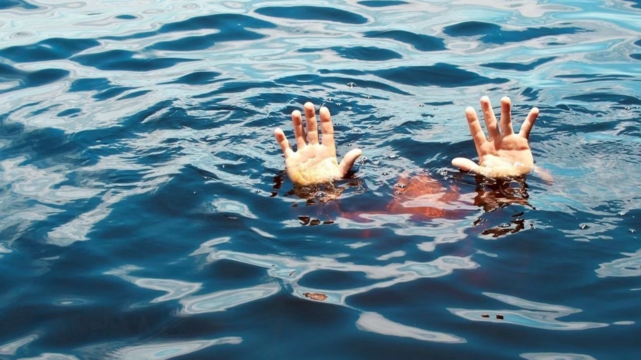 Palakkad Drown: പാലക്കാട് മൂന്ന് കുട്ടികള് കുളത്തിൽ മുങ്ങി മരിച്ചു Palakkad Drown: പാലക്കാട് മൂന്ന് കുട്ടികള് കുളത്തിൽ മുങ്ങി മരിച്ചു
