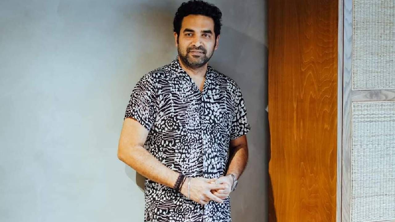 അതേസമയം താരത്തെ പരിഹസിച്ചും വിമര്ശിച്ചും ചിലരെത്തുന്നുണ്ട്.രണ്ട് തവണ ചൂടുവെള്ളത്തില് വീണ അവസ്ഥയാണ് അമ്മൂന് എന്ന് പറഞ്ഞു.. അപ്പോള് നിങ്ങളും ചൂടുവെള്ളം ആണല്ലേ, അണ്ണാ പുതിയ പണി കാട്ടിലാണോ? എന്നിങ്ങനെയാണ് ചിലരുടെ പരിഹാസം. (Image Credits: Gopi sundar-facebook)