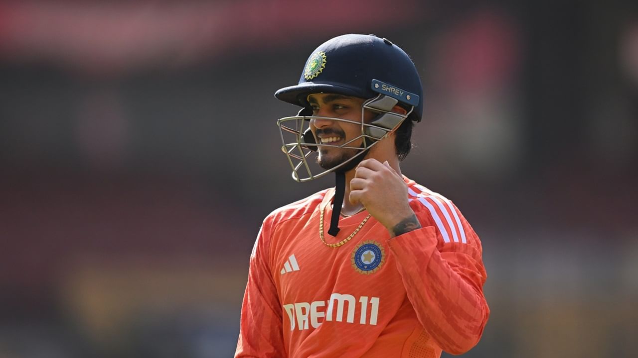 ഇഷനും ബാറ്റേന്തിയത് ടി20 ശൈലിയില്. 78 പന്തില് നേടിയത് 134 റണ്സ്. ആറു സിക്സും, 16 ഫോറും അടങ്ങുന്നതായിരുന്നു ഇന്നിങ്സ്. ജാര്ഖണ്ഡ് ക്യാപ്റ്റന് കൂടിയായ ഇഷന് കളിയിലെ താരവുമായി (Photo Credit: Getty)