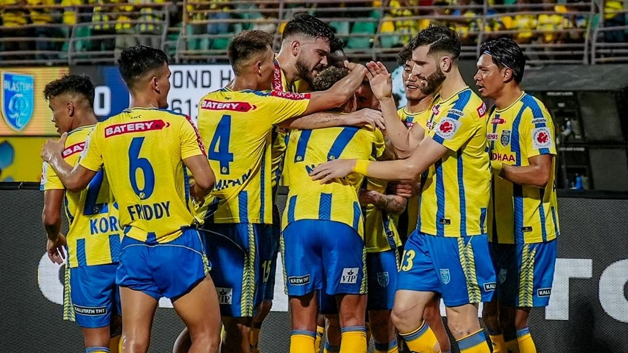 Kerala Blasters : ഹാവൂ, ആശ്വാസം ! മുഹമ്മദനെതിരെ തകര്പ്പന് ജയം; കേരള ബ്ലാസ്റ്റേഴ്സ് വീണ്ടും വിജയവഴിയില് Kerala Blasters : ഹാവൂ, ആശ്വാസം ! മുഹമ്മദനെതിരെ തകര്പ്പന് ജയം; കേരള ബ്ലാസ്റ്റേഴ്സ് വീണ്ടും വിജയവഴിയില്