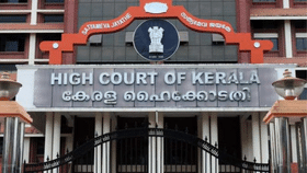 Kerala High Court Recruitment: പ്ലസ് ടു കഴിഞ്ഞവർക്ക് കേരള ഹൈക്കോടതിയിൽ തൊഴിൽ അവസരം; 63,000 രൂപ വരെ ശമ്പളം, അപേക്ഷിക്കേണ്ടതിങ്ങനെ