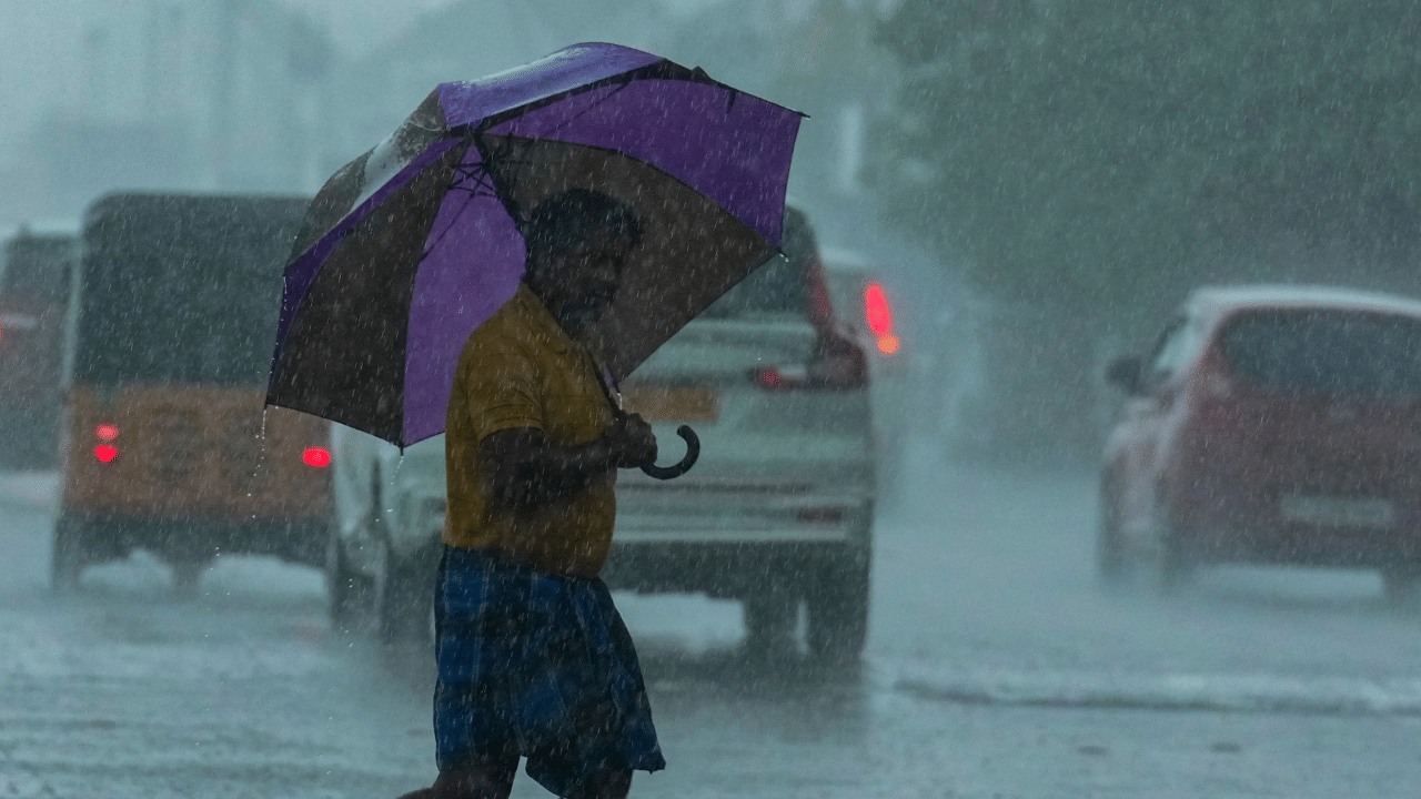 Kerala Rain Alert: വരുന്നൂ അതിശക്തമായ മഴ; ഈ ജില്ലകളിൽ നാളെ ഓറഞ്ച് അലർട്ട്, ജാ​ഗ്രതാ നിർദ്ദേശം