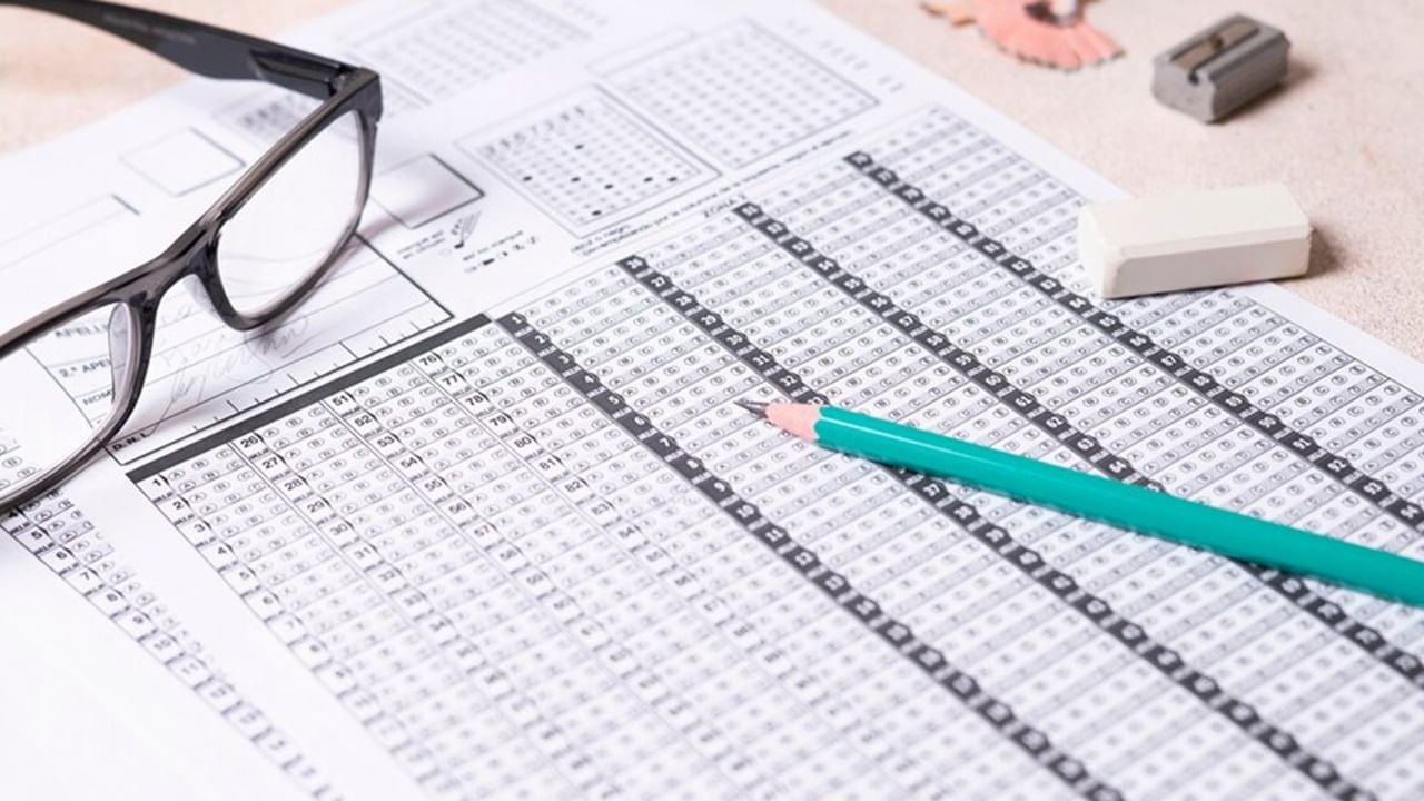 SSC CGL RESULT 2024 : കേന്ദ്രസര്വീസില് 17727 ഒഴിവുകള്, സിജിഎല് ആദ്യ ഘട്ട റിസല്ട്ട് പുറത്ത്, അടുത്ത കടമ്പ എങ്ങനെ, എപ്പോള് ? SSC CGL RESULT 2024 : കേന്ദ്രസര്വീസില് 17727 ഒഴിവുകള്, സിജിഎല് ആദ്യ ഘട്ട റിസല്ട്ട് പുറത്ത്, അടുത്ത കടമ്പ എങ്ങനെ, എപ്പോള് ?