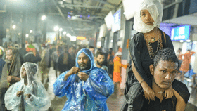 Sabarimala Weather: കനത്ത മഴയും കോടയും; ജില്ലയിൽ റെഡ് അലർട്ട്, ഭക്തർക്ക് മലകയറ്റം അതികഠിനം