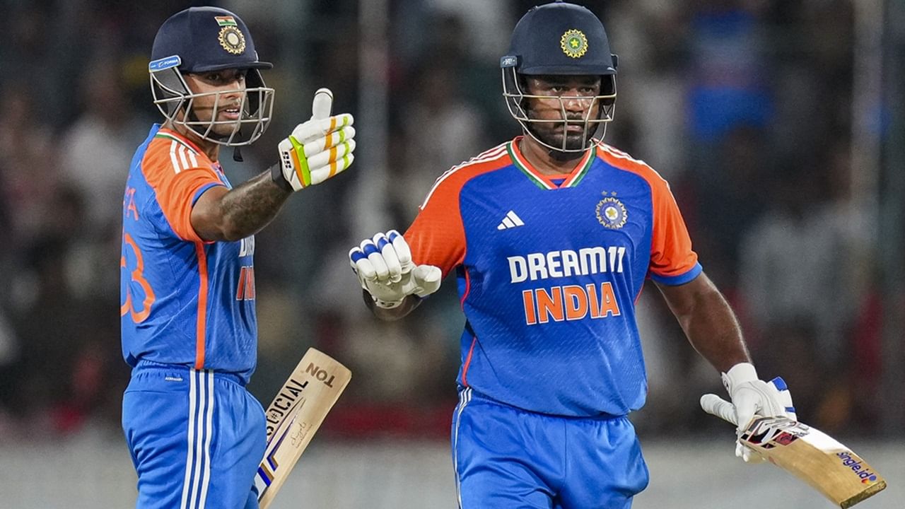 Sanju Samson : ഒരു വശത്ത് നിരാശപ്പെടുത്തി സഞ്ജുവും സംഘവും, മറുവശത്ത് സൂര്യയുടെയും കൂട്ടരുടെയും തൂക്കിയടി Sanju Samson : ഒരു വശത്ത് നിരാശപ്പെടുത്തി സഞ്ജുവും സംഘവും, മറുവശത്ത് സൂര്യയുടെയും കൂട്ടരുടെയും തൂക്കിയടി