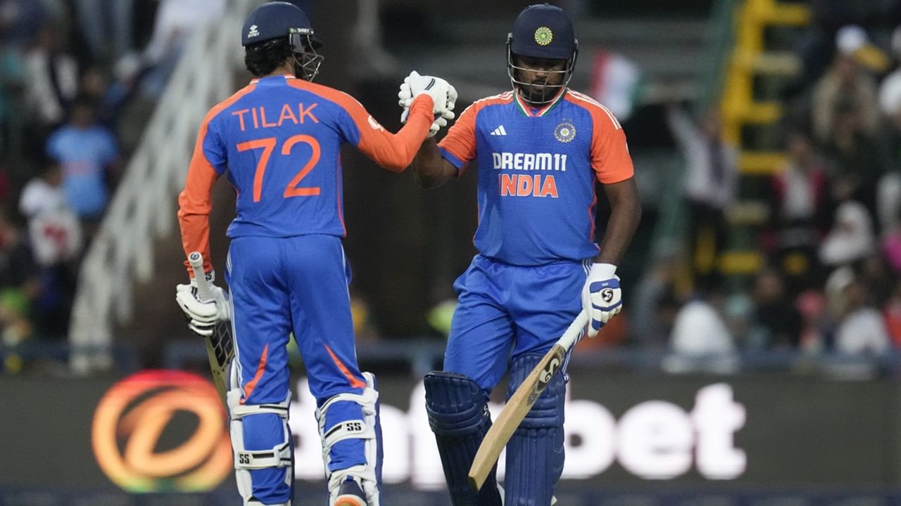 ഇന്ത്യയാണ് അഞ്ചാം സ്ഥാനത്ത്. ഈ വര്ഷം നവംബര് 15ന് ദക്ഷിണാഫ്രിക്കയ്ക്കെതിരെ നടന്ന മത്സരത്തില് ഇന്ത്യ നേടിയത് ഒരു വിക്കറ്റ് നഷ്ടത്തില് 283 റണ്സ്. സെഞ്ചുറി നേടിയ തിലക് വര്മയുടെയും (47 പന്തില് 120), സഞ്ജു സാംസണിന്റെയും (56 പന്തില് 109) പ്രകടനമാണ് കരുത്തായത് (Image Credits : PTI)