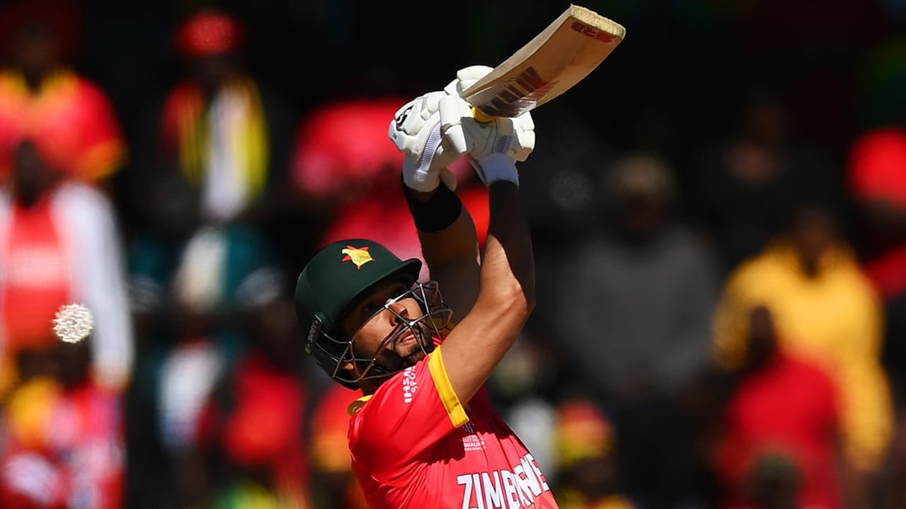 ടി20യിലെ അഞ്ച് ഉയര്ന്ന ടീം സ്കോറുകള് നോക്കാം. ഇതില് നാലും സംഭവിച്ചത് ഈ വര്ഷമാണ്. ഒന്നാം സ്ഥാനത്ത് സിംബാബ്വെയാണ്. 2024 ഒക്ടോബര് 23ന് ഗാംബിയക്കെതിരെ നടന്ന മത്സരത്തില് നാല് വിക്കറ്റ് നഷ്ടത്തില് 344 റണ്സാണ് സിംബാബ്വെ നേടിയത് (Image Credits : Getty)