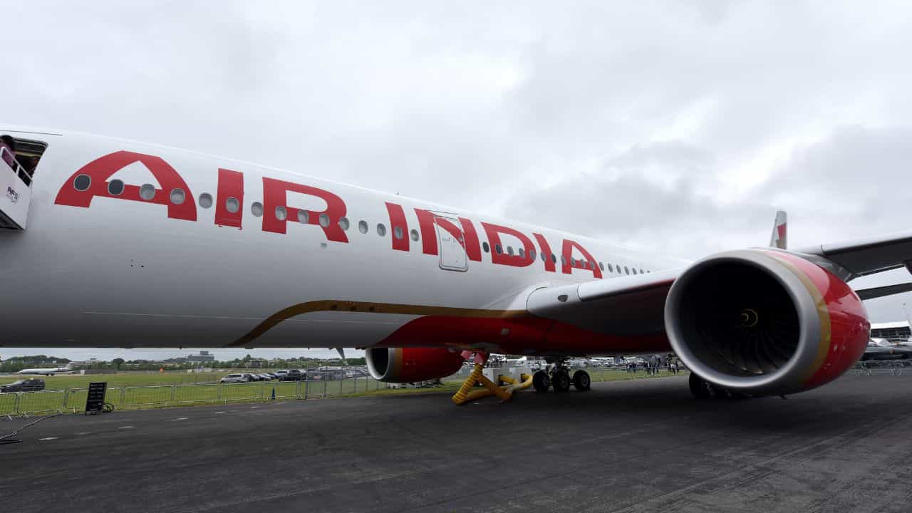 Air India WiFi : ആകാശത്താണെങ്കിലും ഇനി എയർ ഇന്ത്യയിൽ നെറ്റ് കിട്ടും ; രാജ്യത്ത് ആഭ്യന്തര സർവീസിൽ വൈഫൈ സേവനം നൽകുന്ന ആദ്യ വിമാനക്കമ്പനി Air India WiFi : ആകാശത്താണെങ്കിലും ഇനി എയർ ഇന്ത്യയിൽ നെറ്റ് കിട്ടും ; രാജ്യത്ത് ആഭ്യന്തര സർവീസിൽ വൈഫൈ സേവനം നൽകുന്ന ആദ്യ വിമാനക്കമ്പനി