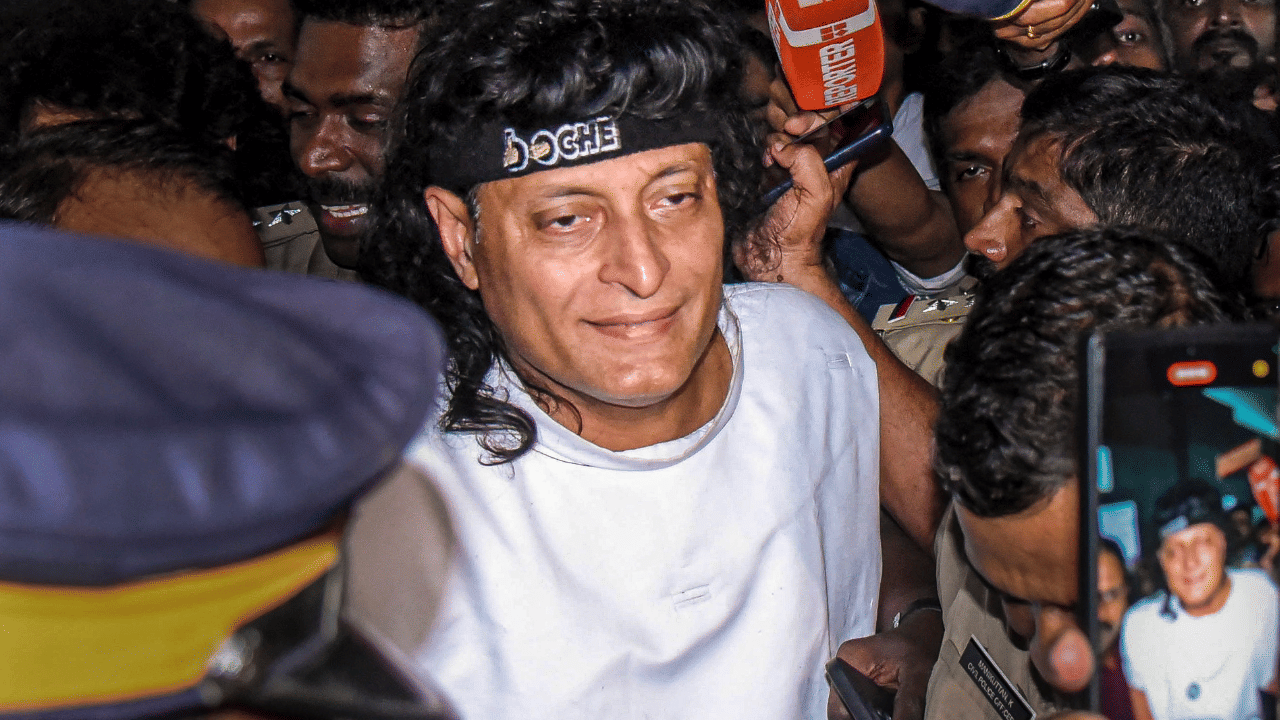 Boby Chemmanur: ബോബി ചെമ്മണ്ണൂരിന് വിഐപി പരിഗണന; ജയില്‍ ഡിഐജി ചട്ടലംഘനം നടത്തിയതായി റിപ്പോര്‍ട്ട്