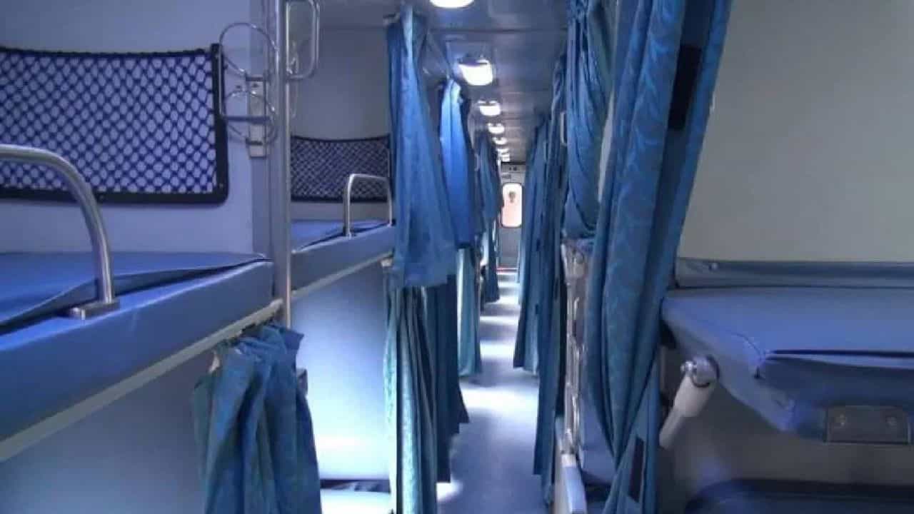 Sleeper Ticket Timing: സ്ലീപ്പര് ടിക്കറ്റുകള് എപ്പോഴാണ് ബര്ത്ത് സീറ്റാവുക? ഈ സമയം മറന്നുപോകേണ്ടാ Sleeper Ticket Timing: സ്ലീപ്പര് ടിക്കറ്റുകള് എപ്പോഴാണ് ബര്ത്ത് സീറ്റാവുക? ഈ സമയം മറന്നുപോകേണ്ടാ