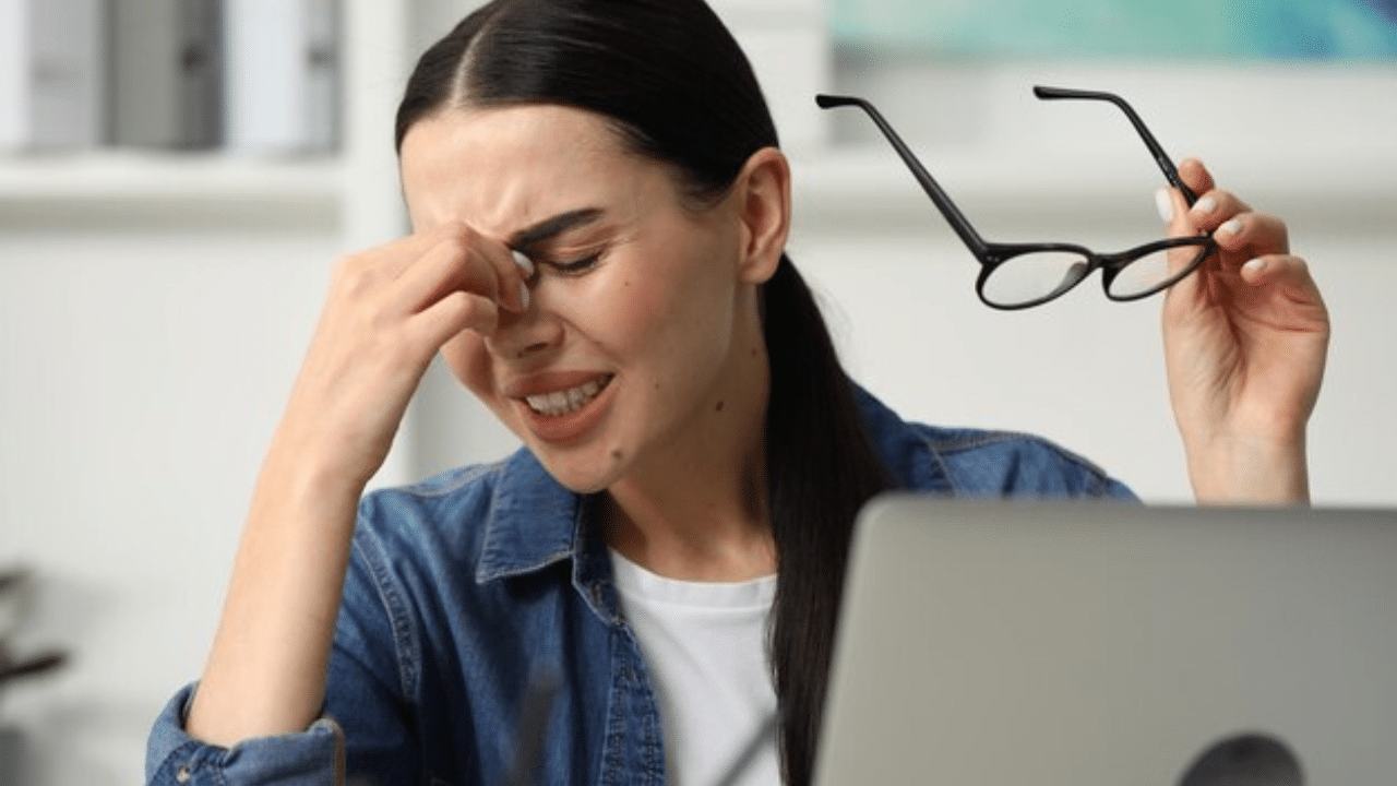 Eye Fatigue: കണ്ണുകൾക്ക് ഉണർവ് നൽകാൻ ദിവസവും ഇക്കാര്യങ്ങൾ ശീലമാക്കൂ