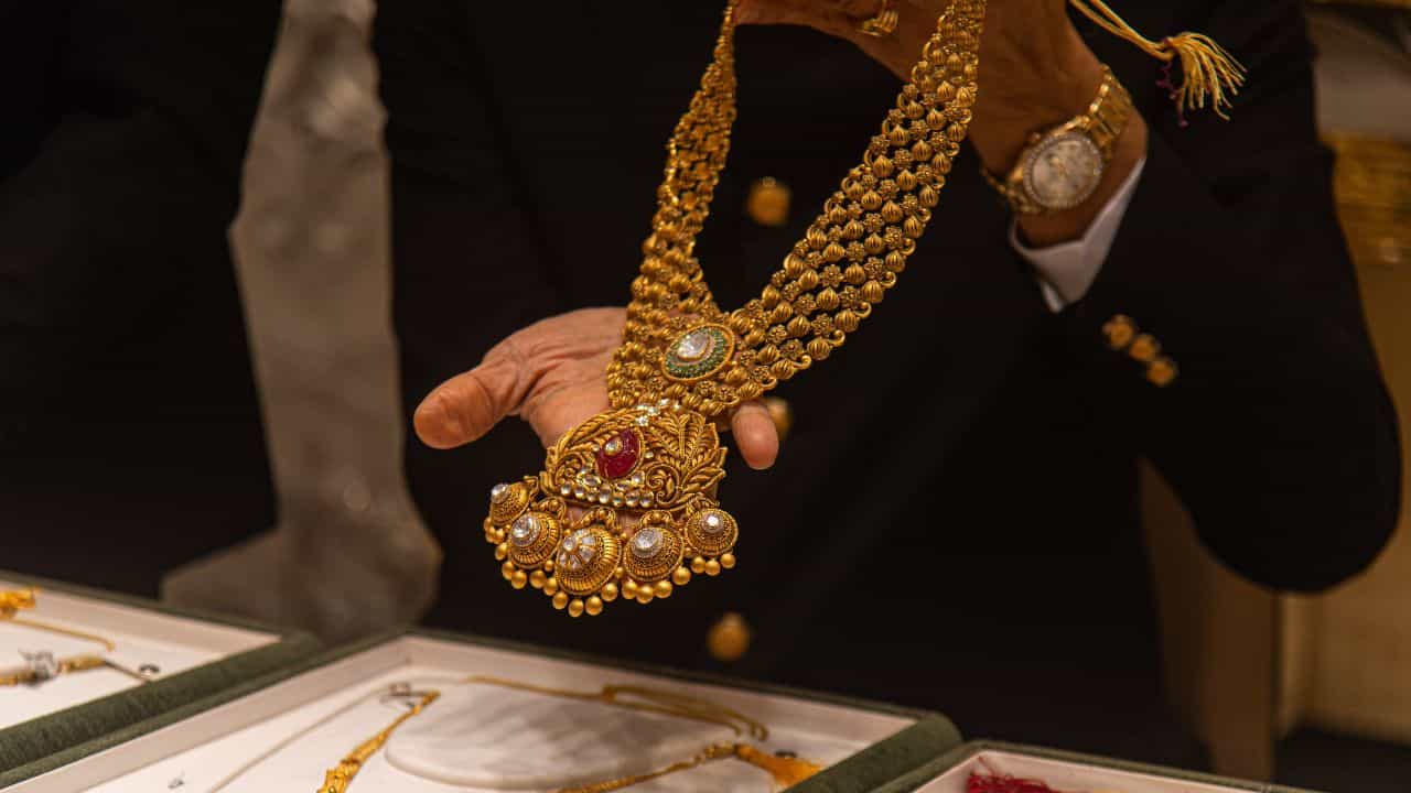 Gold Rate Today: സ്വർണവില 60000-ൽ എത്താൻ പോകുന്നു, 59000 കടന്ന് ഇന്ന്