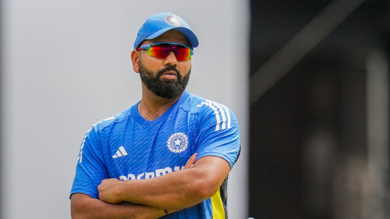 Rohit Sharma : ടെസ്റ്റിന് പിന്നാലെ ഏകദിനത്തിലും രോഹിത് ശർമ്മയ്ക്ക് ക്യാപ്റ്റൻസി നഷ്ടമാവുന്നു; അടുത്ത ക്യാപ്റ്റൻ ഹാർദിക് പാണ്ഡ്യ എന്ന് റിപ്പോർട്ട് Rohit Sharma : ടെസ്റ്റിന് പിന്നാലെ ഏകദിനത്തിലും രോഹിത് ശർമ്മയ്ക്ക് ക്യാപ്റ്റൻസി നഷ്ടമാവുന്നു; അടുത്ത ക്യാപ്റ്റൻ ഹാർദിക് പാണ്ഡ്യ എന്ന് റിപ്പോർട്ട്