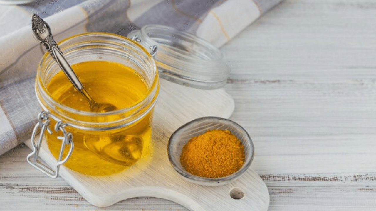 Benefits Of Consuming Honey With Turmeric