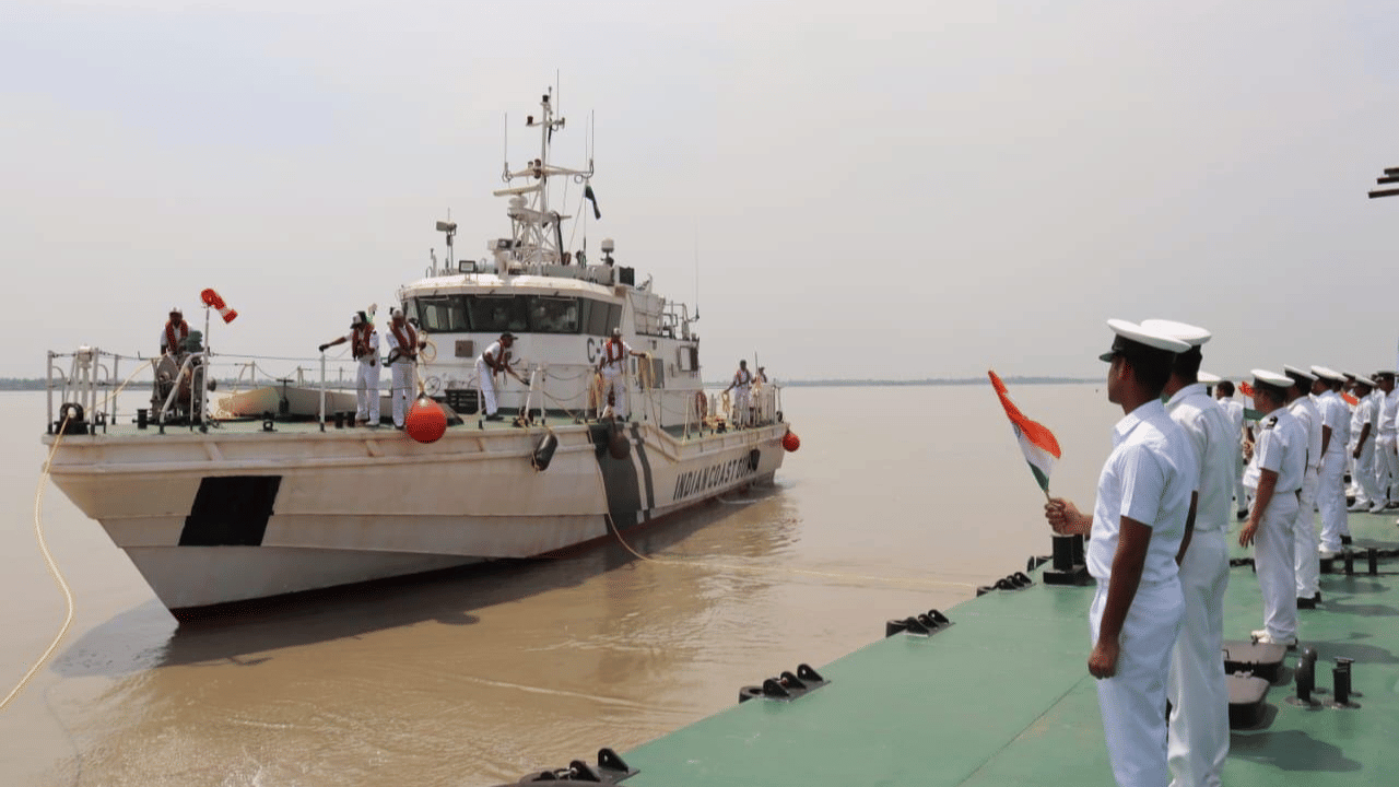 Indian Coast Guard Recruitment 2025: കോസ്റ്റ് ഗാർഡിൽ ജോലി നേടാം; പത്താം ക്ലാസുകാർക്കും അവസരം; അപേക്ഷിക്കേണ്ടത് ഇങ്ങനെ