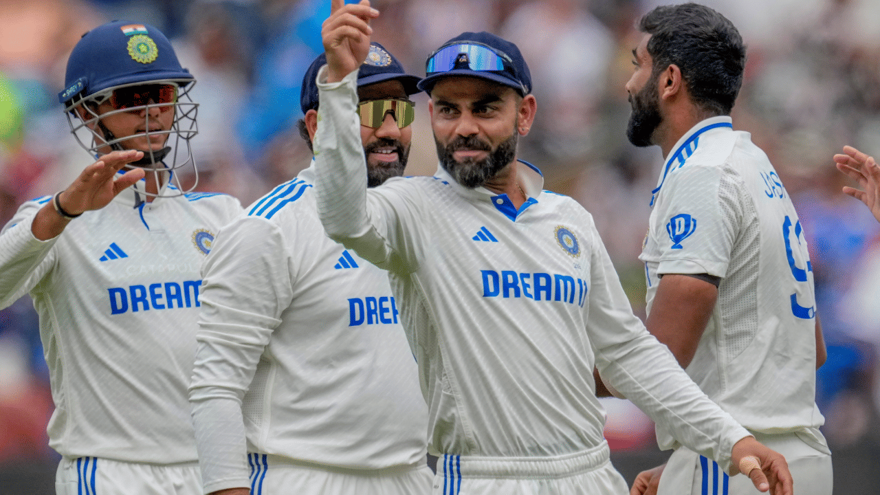 ചാമ്പ്യന്സ് ട്രോഫി മുന്നില് കണ്ടാണ് സീനിയര് താരങ്ങള്ക്ക് സെലക്ടർമാർ വിശ്രമം അനുവദിക്കുന്നത്. റിപ്പോർട്ടിന്മേൽ ബിസിസിഐയുടെ ഔദ്യോഗിക സ്ഥിരീകരണം ഇതുവരെ വന്നിട്ടില്ല. (Image Credits: PTI)