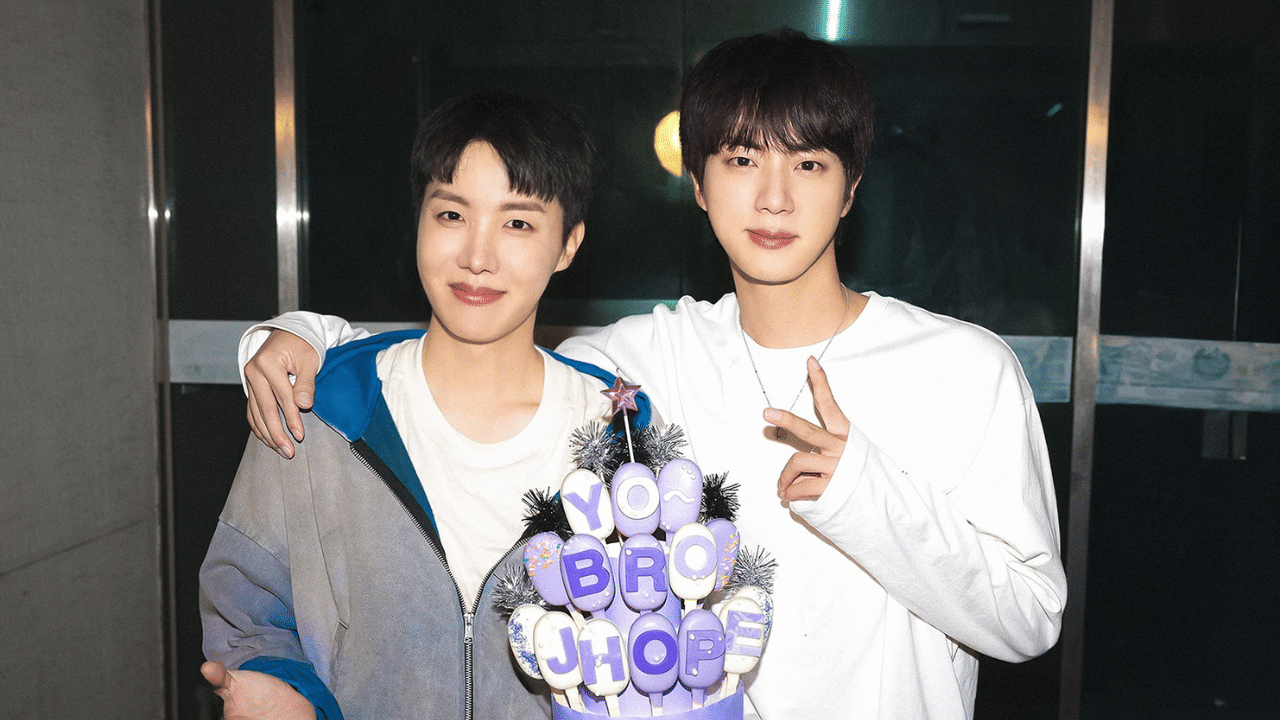 ബിടിഎസിലെ ഏറ്റവും മുതിർന്ന അംഗമായ ജിൻ അടുത്തിടെ 'ഐ വിൽ ബി ദേർ' എന്ന ആൽബം പുറത്തിറക്കിയിരുന്നു. ആൽബത്തിലെ എല്ലാ ഗാനങ്ങളും ആരാധകർ ഇരുകൈകളും നീട്ടിയാണ് സ്വീകരിച്ചത്. ഇതോടെ, ജെ-ഹോപ് മടങ്ങി വന്നത് മുതൽ പുതിയ ആൽബത്തിനായി കാത്തിരിക്കുകയാണ് ആരാധകർ. (Image Credits: X)