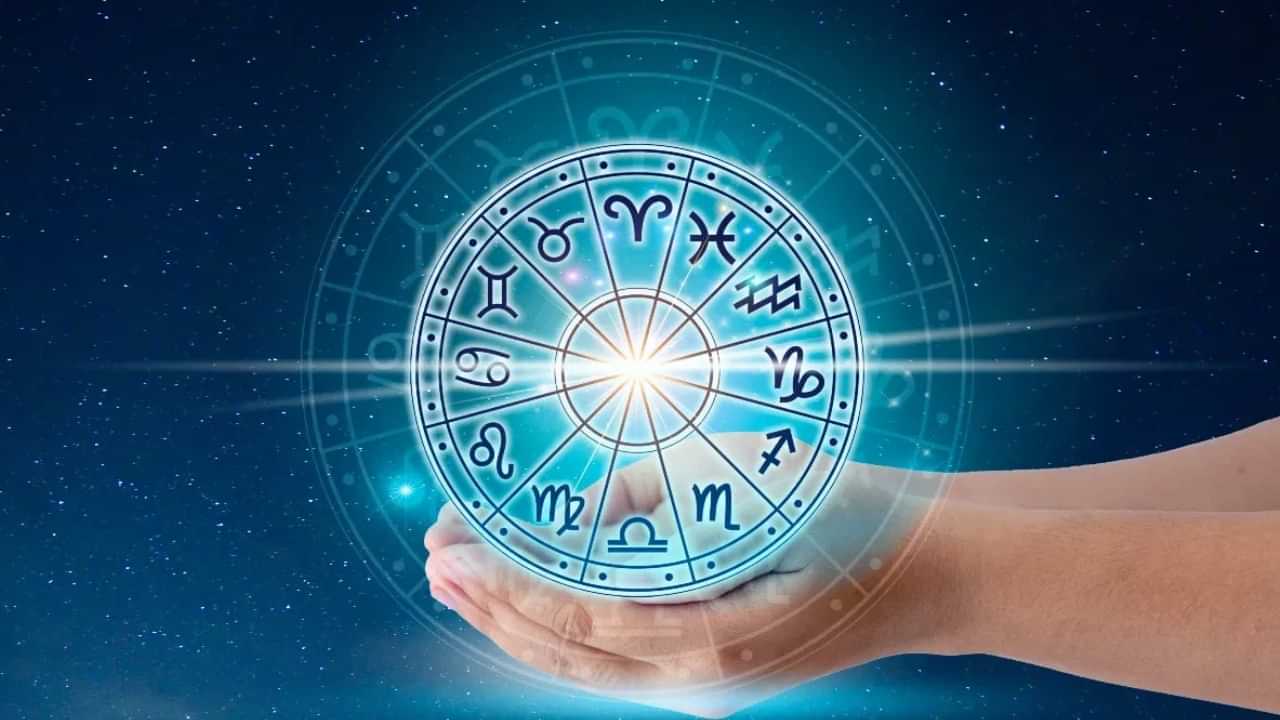 Money Astrology Predictions: രണ്ട് മഹായോഗങ്ങൾ, കൈ നിറയെ പണം വാരുന്ന രാശികൾ Money Astrology Predictions: രണ്ട് മഹായോഗങ്ങൾ, കൈ നിറയെ പണം വാരുന്ന രാശികൾ