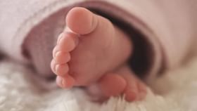 Newborn Baby Needle: നവജാത ശിശുവിൻ്റെ ശരീരത്തിൽ സൂചി തറച്ചുകയറിയ സംഭവം; ഡോക്ടർക്കും ജീവനക്കാർക്കുമെതിരെ കേസ്