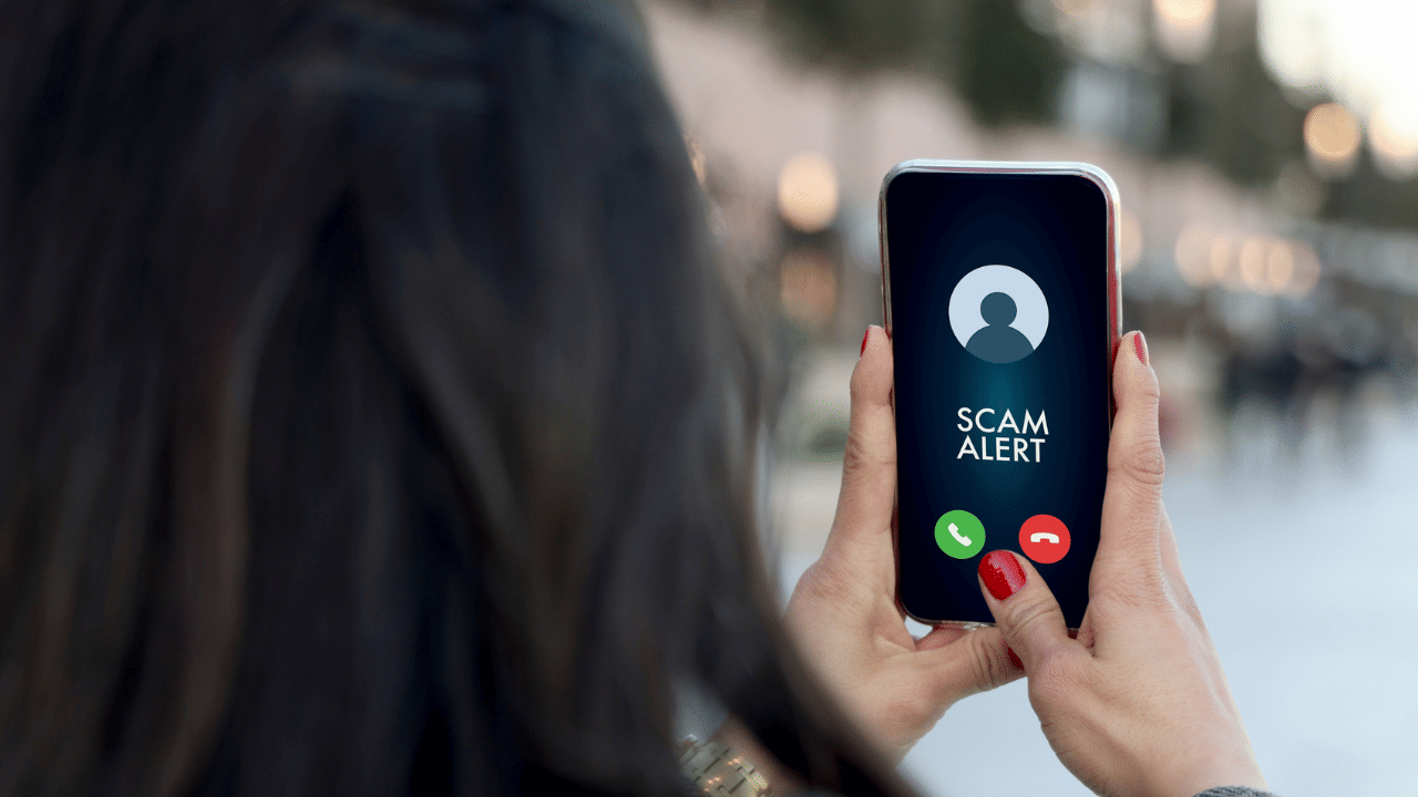 Online Scams: സൈബർ തട്ടിപ്പുകാരുടെ പ്രധാനയിടം വാട്സാപ്പ്; പിന്നാലെ ടെലിഗ്രാമും, ഇൻസ്റ്റഗ്രാമും, എംഎച്ച്എ റിപ്പോർട്ട് പുറത്ത് Online Scams: സൈബർ തട്ടിപ്പുകാരുടെ പ്രധാനയിടം വാട്സാപ്പ്; പിന്നാലെ ടെലിഗ്രാമും, ഇൻസ്റ്റഗ്രാമും, എംഎച്ച്എ റിപ്പോർട്ട് പുറത്ത്