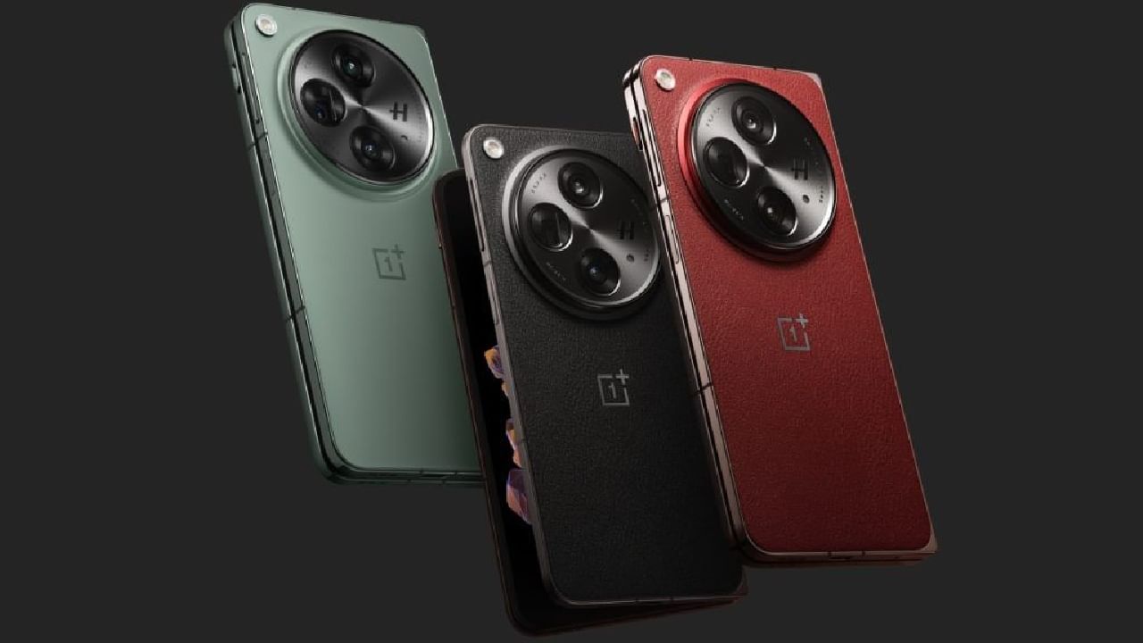 എൽഇഡി ഫ്ലാഷിൻ്റെ സ്ഥാനവും മാറിയിട്ടുണ്ട്. ഓപ്പോ ഫൈൻഡ് എൻ5ലെ പെരിസ്കോപ് ടെലിഫോട്ടോ ക്യാമറ മുകളിൽ ഇടത് വശത്താണ്. എൽഇഡി ഫ്ലാഷ് ആവട്ടെ ക്യാമറ മോഡ്യൂളിനകത്തേക്ക് മാറ്റി. നേരത്തെ ഓപ്പോ ഫൈൻഡ് എൻ3യിൽ ക്യാമറ മോഡ്യൂളിന് പുറത്താണ് എൽഇഡി ഫ്ലാഷ് ഉണ്ടായിരുന്നത്. (Image Courtesy- Social Media)